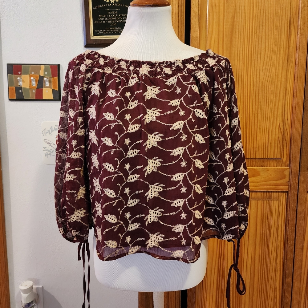 NWT ASTR The Label Red Off Shoulder Crop Blouse Size Small